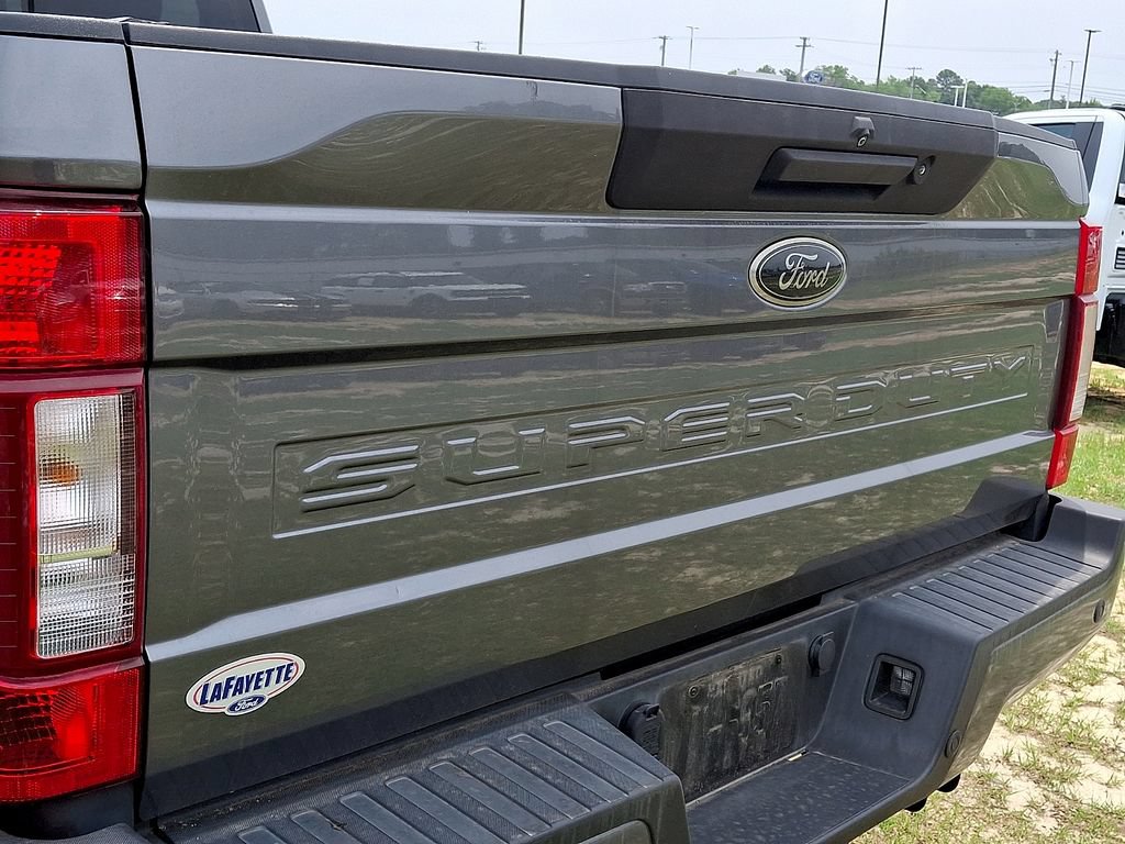 Certified 2022 Ford F250 XLT w/ Black Appearance Package AWD/4WD image 4