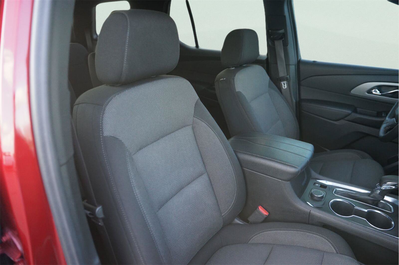 Used 2023 Chevrolet Traverse LT FWD image 21