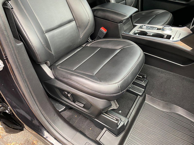 Certified 2023 Ford Explorer XLT w/ Equipment Group 202A image 30