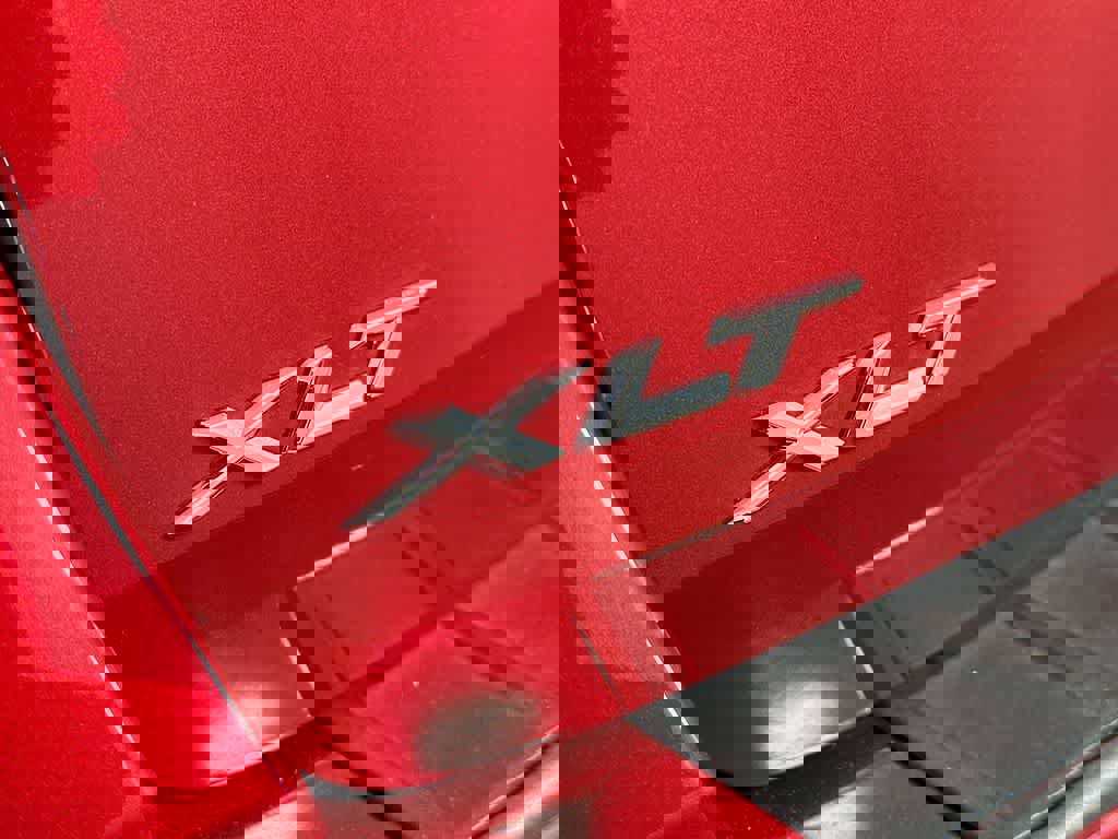 Certified 2023 Ford Explorer XLT w/ Equipment Group 202A image 7