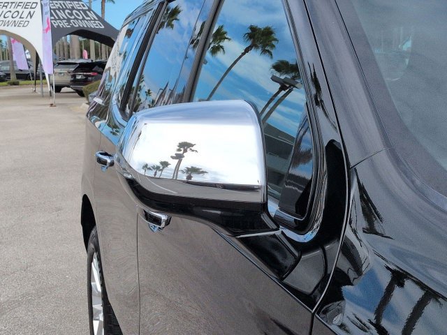 Used 2023 Chevrolet Tahoe Premier RWD image 12