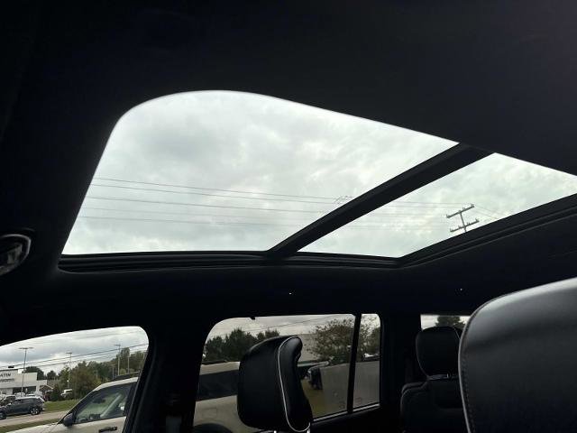 Used 2025 Jeep Grand Cherokee L Summit w/ Advanced Protech Group IV image 31