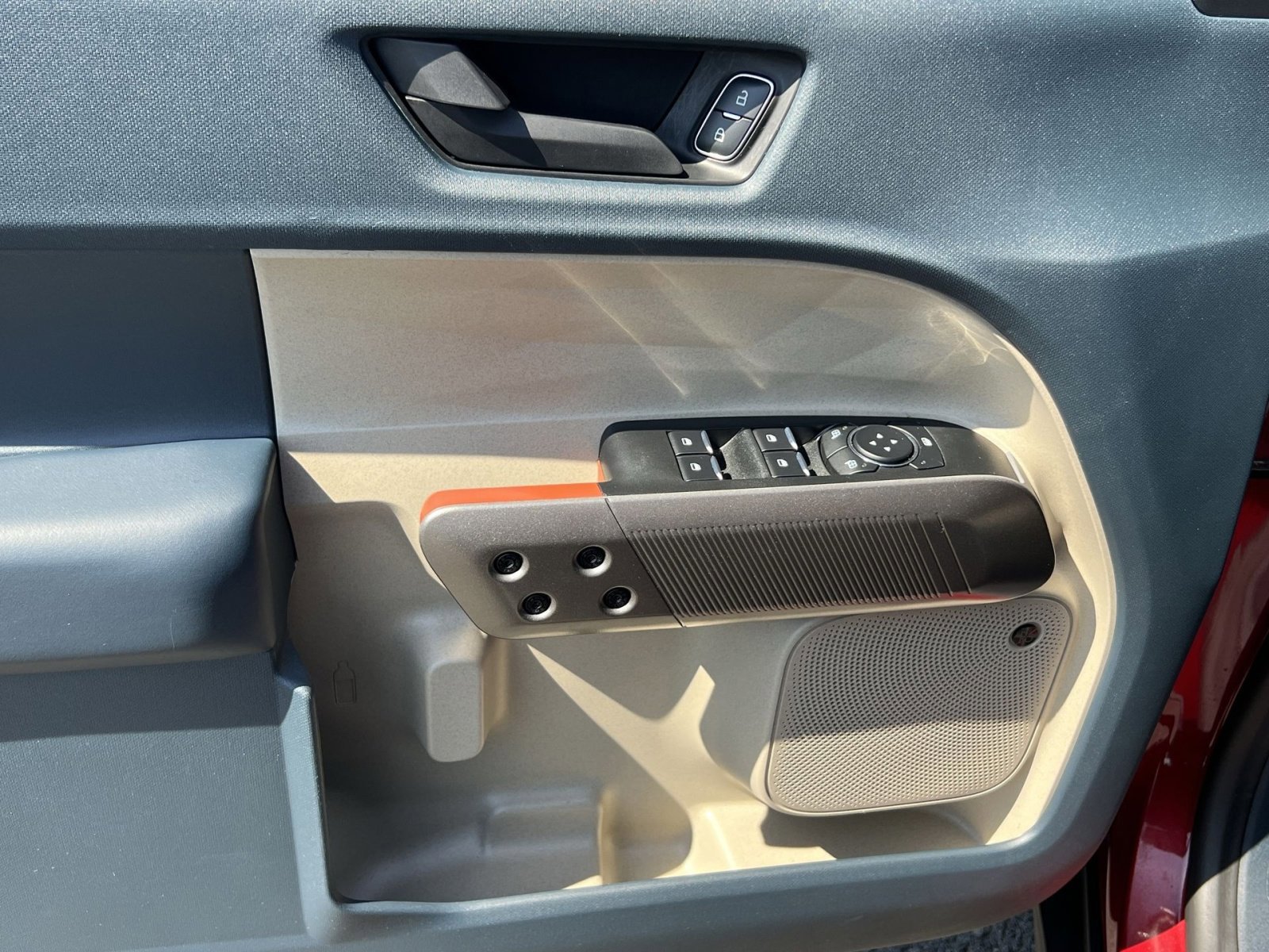 Certified 2025 Ford Maverick Lariat w/ 4K Tow Package image 15