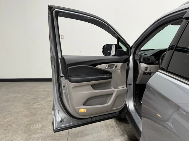 Used 2019 Honda Pilot Touring image 13