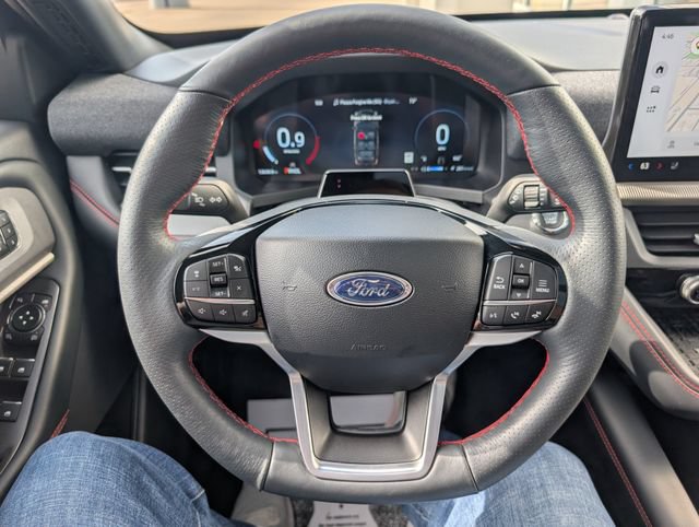 Certified 2025 Ford Explorer ST-Line w/ Premium Package AWD/4WD image 13