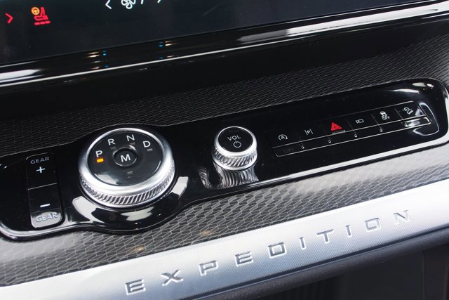 Certified 2025 Ford Expedition Max Platinum w/ Stealth Performance Package image 28