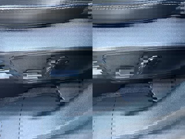 Certified 2025 Ford Escape Platinum image 43