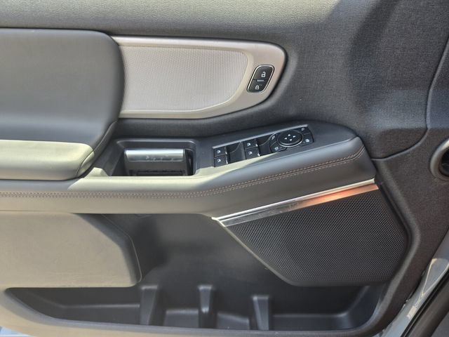 Certified 2025 Ford Expedition Active AWD/4WD image 32