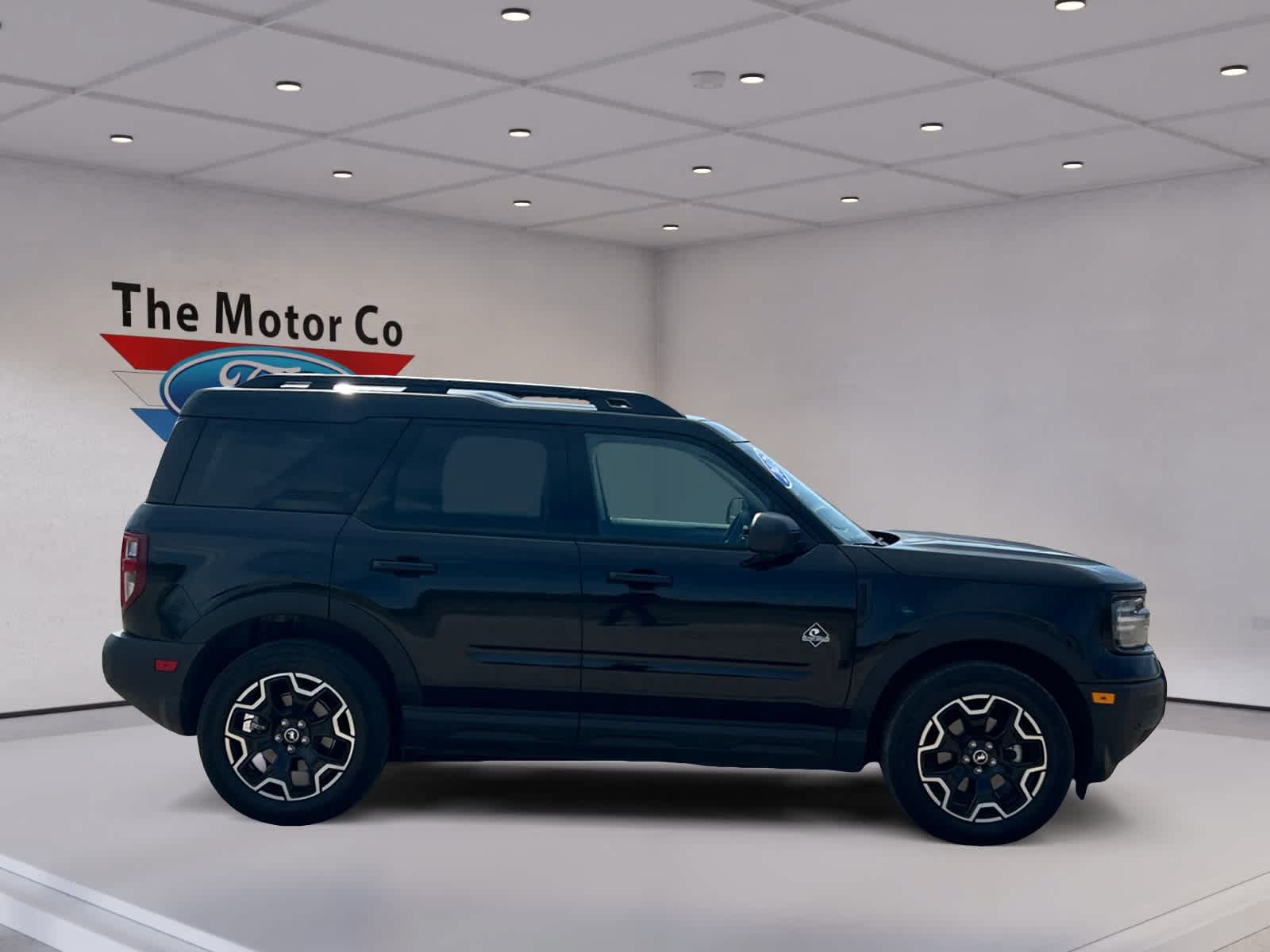 Certified 2025 Ford Bronco Sport Outer Banks w/ Outer Banks Tech Package+ AWD/4WD image 4