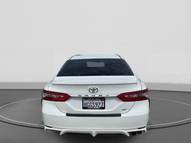 Used 2018 Toyota Camry SE FWD image 3