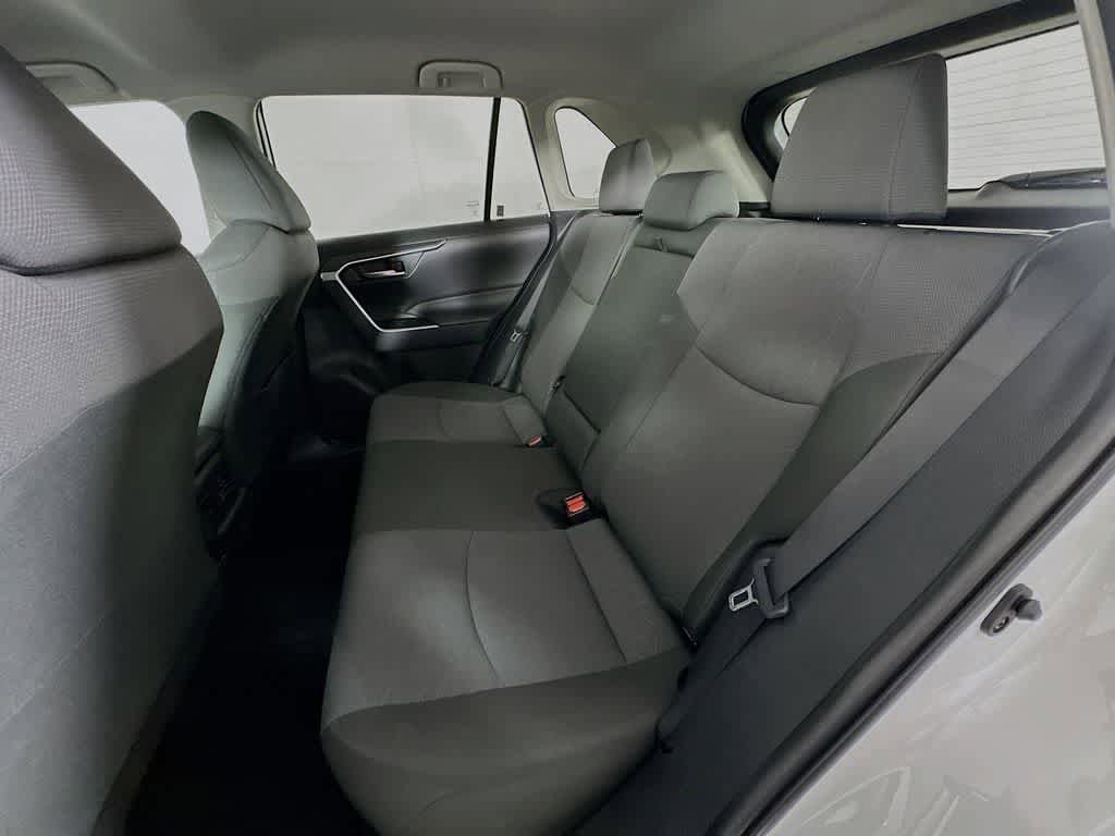 Used 2025 Toyota RAV4 XLE AWD/4WD image 14