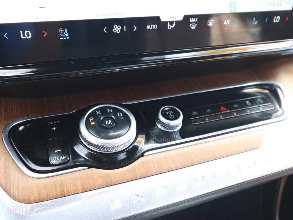 Certified 2025 Ford Expedition King Ranch image 24