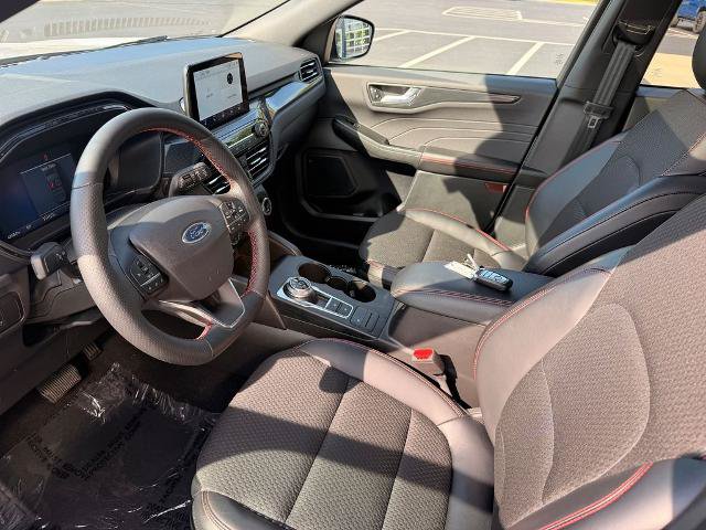 Certified 2025 Ford Escape ST-Line Select w/ Class II Trailer Tow Package AWD/4WD image 17