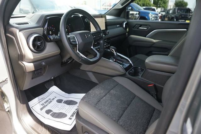 Used 2024 Chevrolet Colorado ZR2 w/ Safety Package AWD/4WD image 8