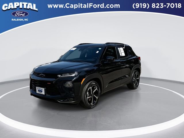 Used 2023 Chevrolet TrailBlazer RS w/ Sun and Liftgate Package image 3