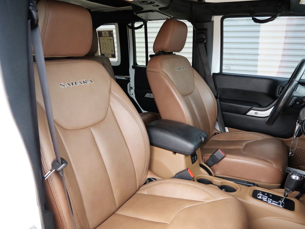 Used 2017 Jeep Wrangler Unlimited Sahara AWD/4WD image 22