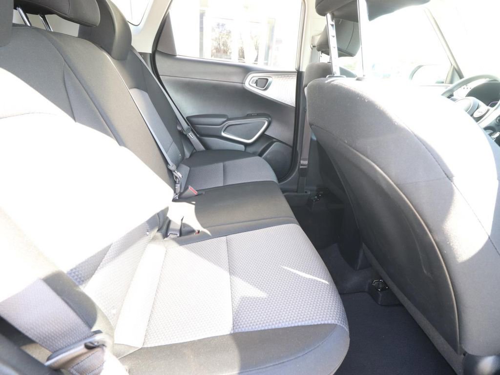 Used 2025 Kia Soul LX w/ LX Technology Package image 22