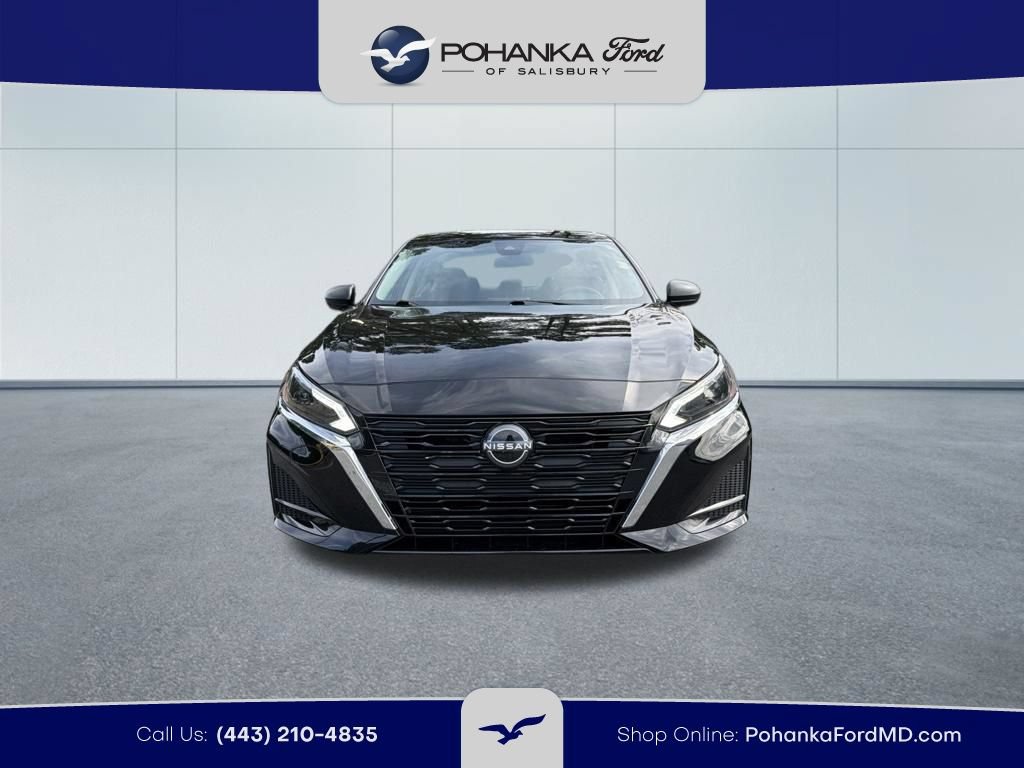 Used 2024 Nissan Altima 2.5 SV FWD image 3