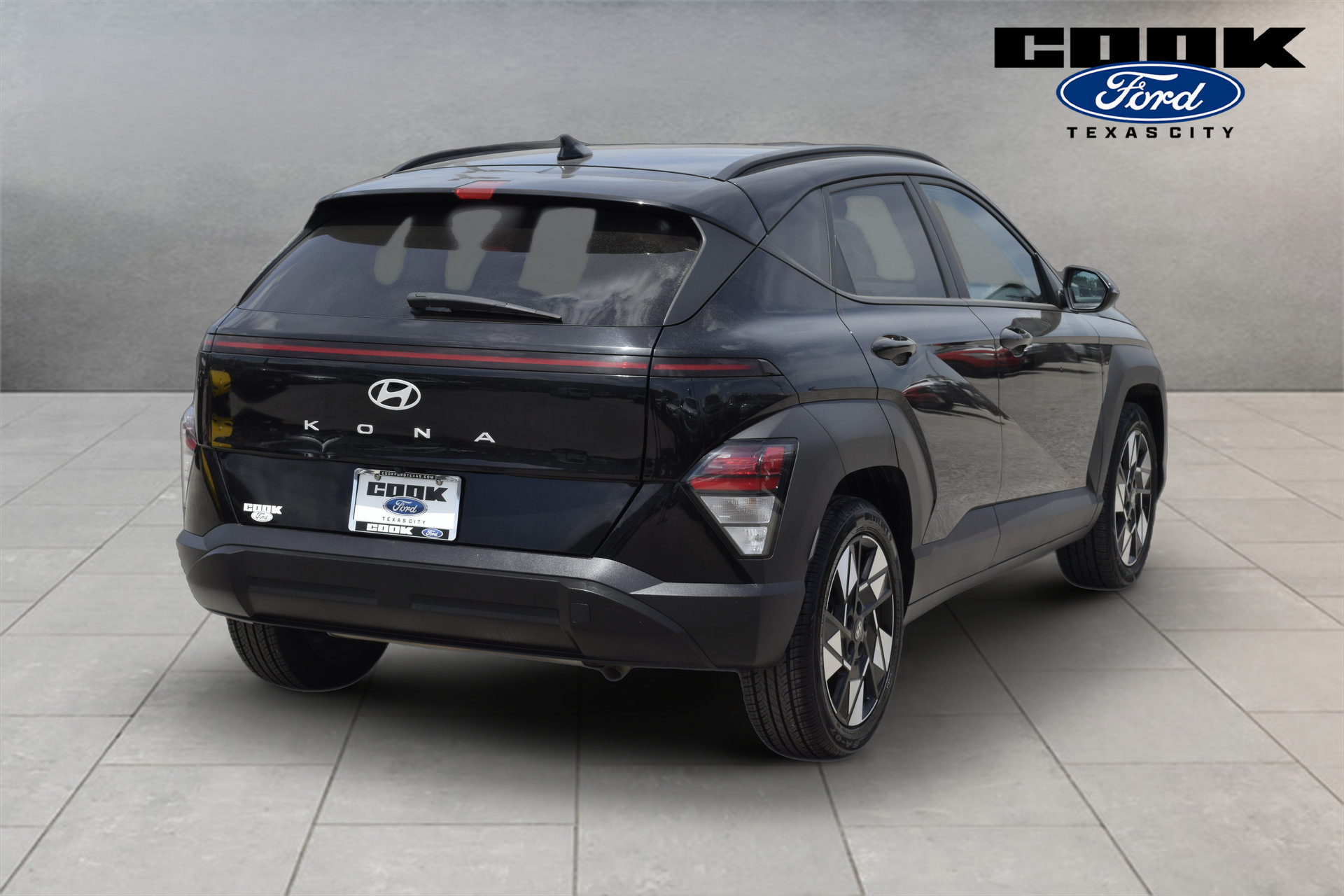 Used 2025 Hyundai Kona SEL FWD image 3