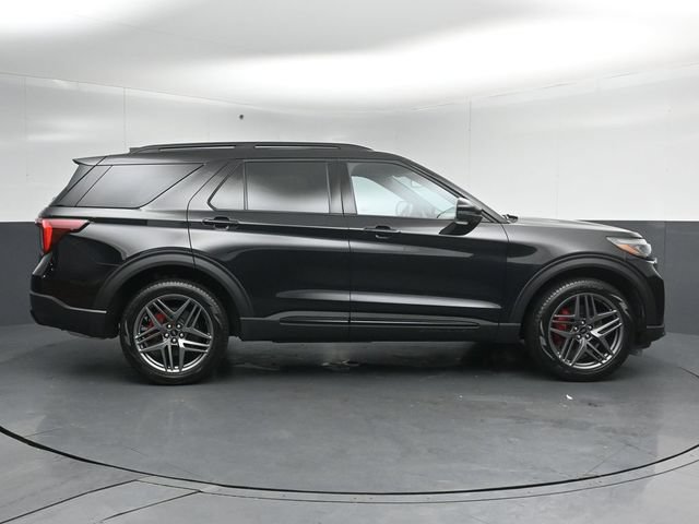 Certified 2025 Ford Explorer ST-Line w/ Premium Package AWD/4WD image 8