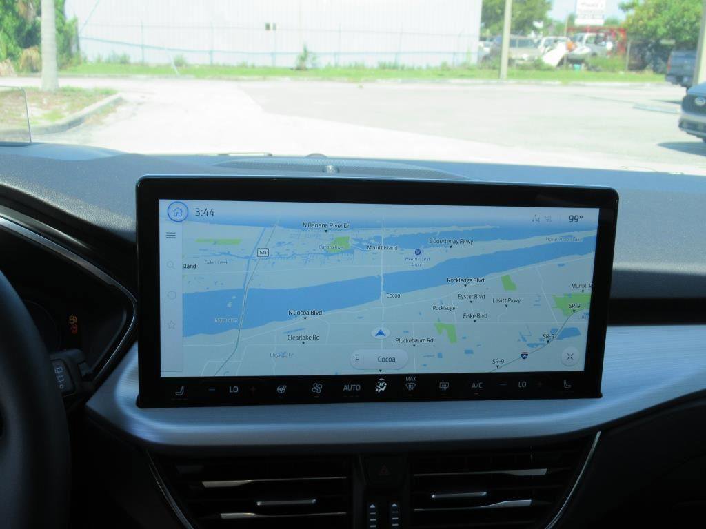 Certified 2024 Ford Escape PHEV w/ PHEV Premium Package image 29