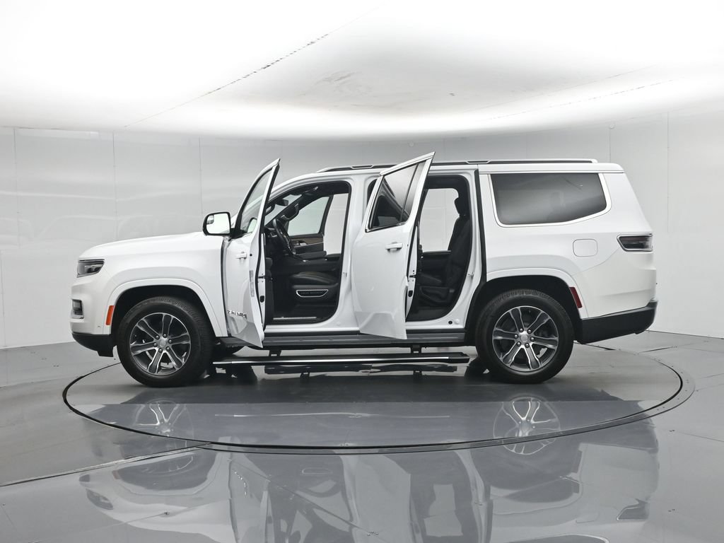 Used 2022 Jeep Grand Wagoneer Series I AWD/4WD image 42