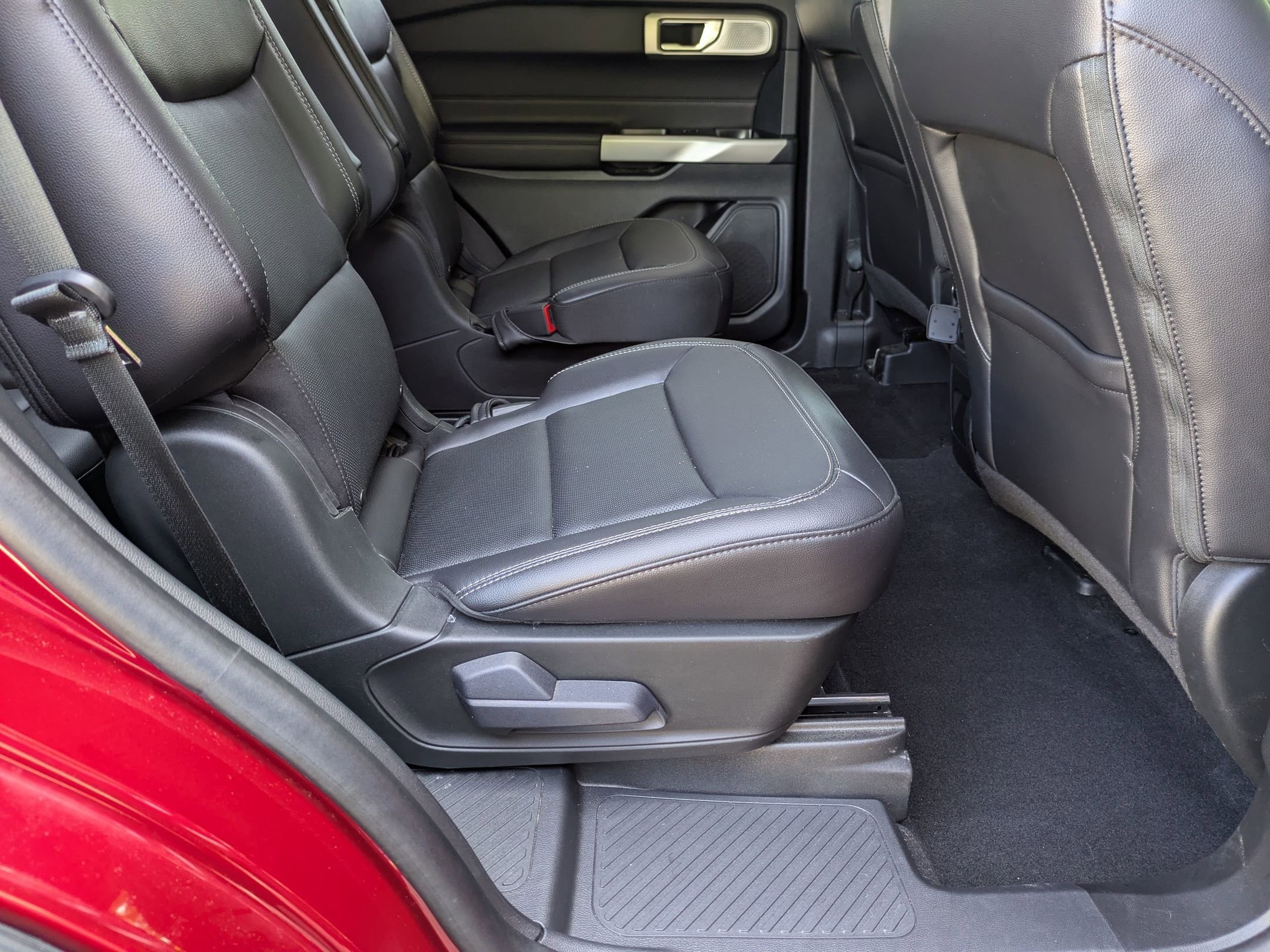 Certified 2024 Ford Explorer Limited w/ Limited Technology Package AWD/4WD image 39