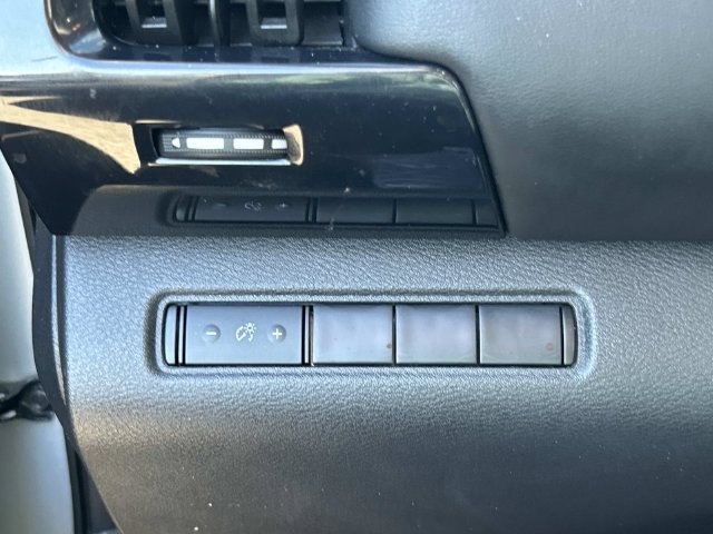 Used 2025 Nissan Pathfinder S FWD image 33