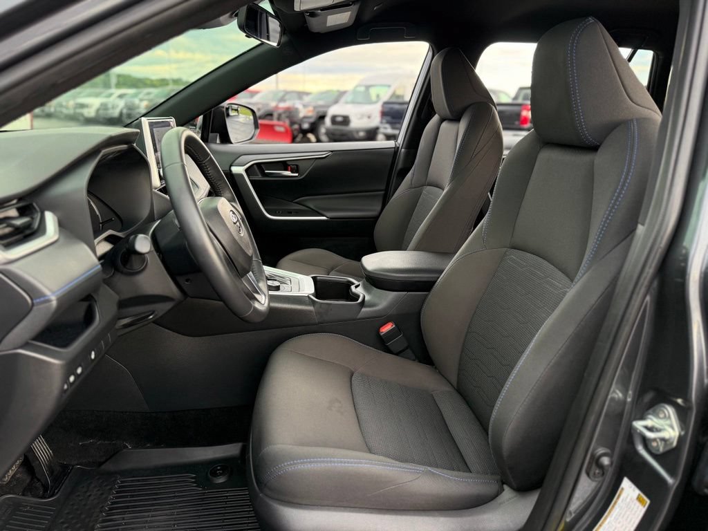 Used 2024 Toyota RAV4 SE w/ Weather Package AWD/4WD image 17