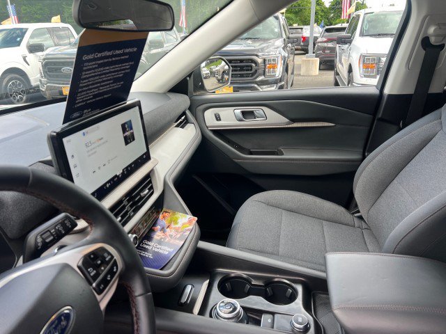 Certified 2025 Ford Explorer Active AWD/4WD image 22