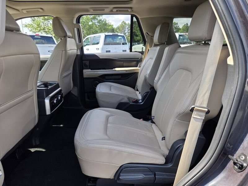 Certified 2024 Ford Expedition Limited AWD/4WD image 12