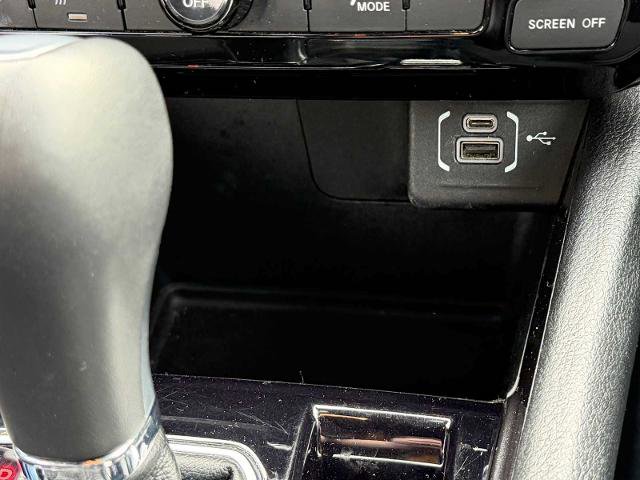 Used 2024 Jeep Compass Latitude image 17