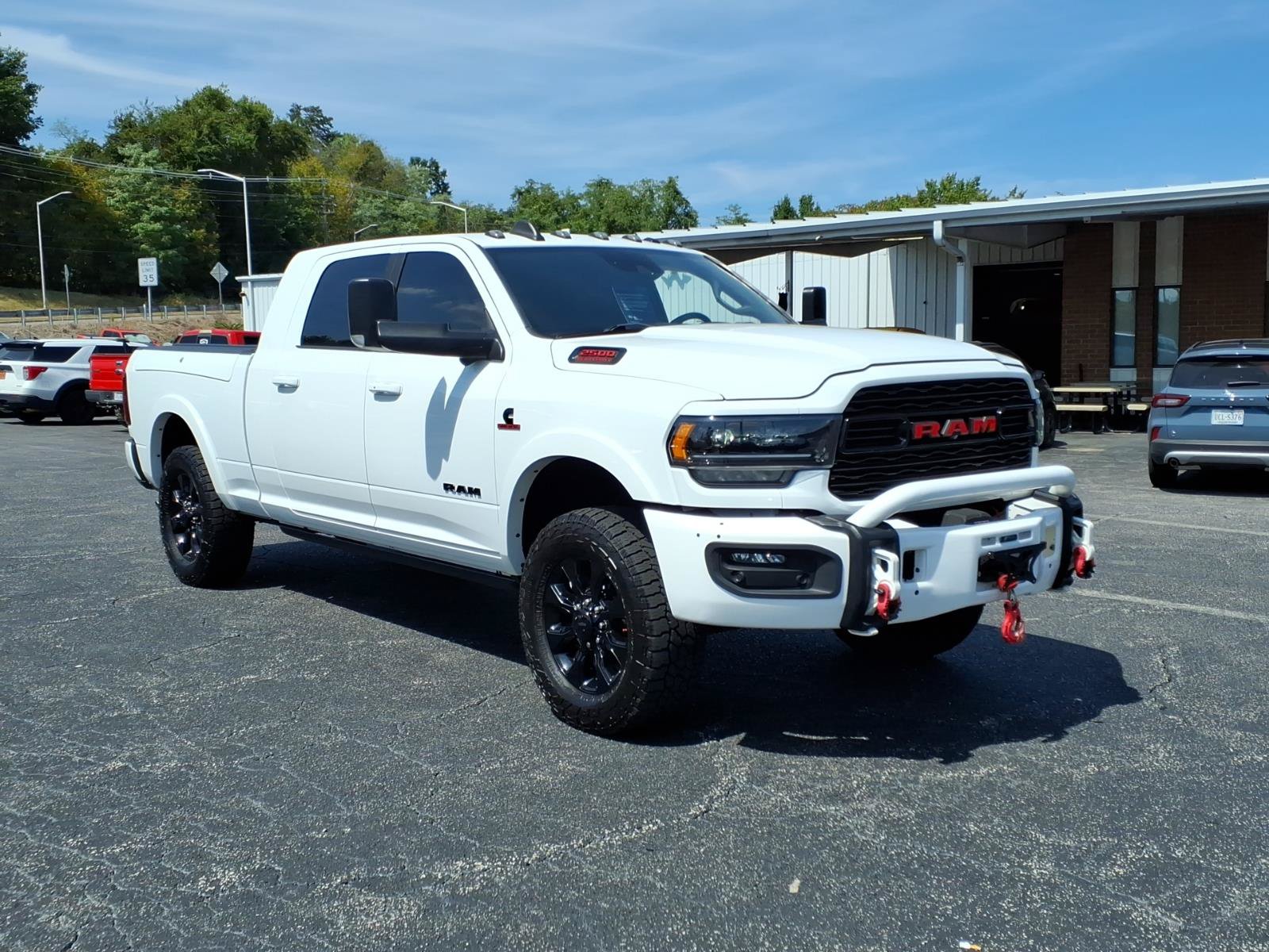 Used 2022 RAM 2500 Limited AWD/4WD image 2