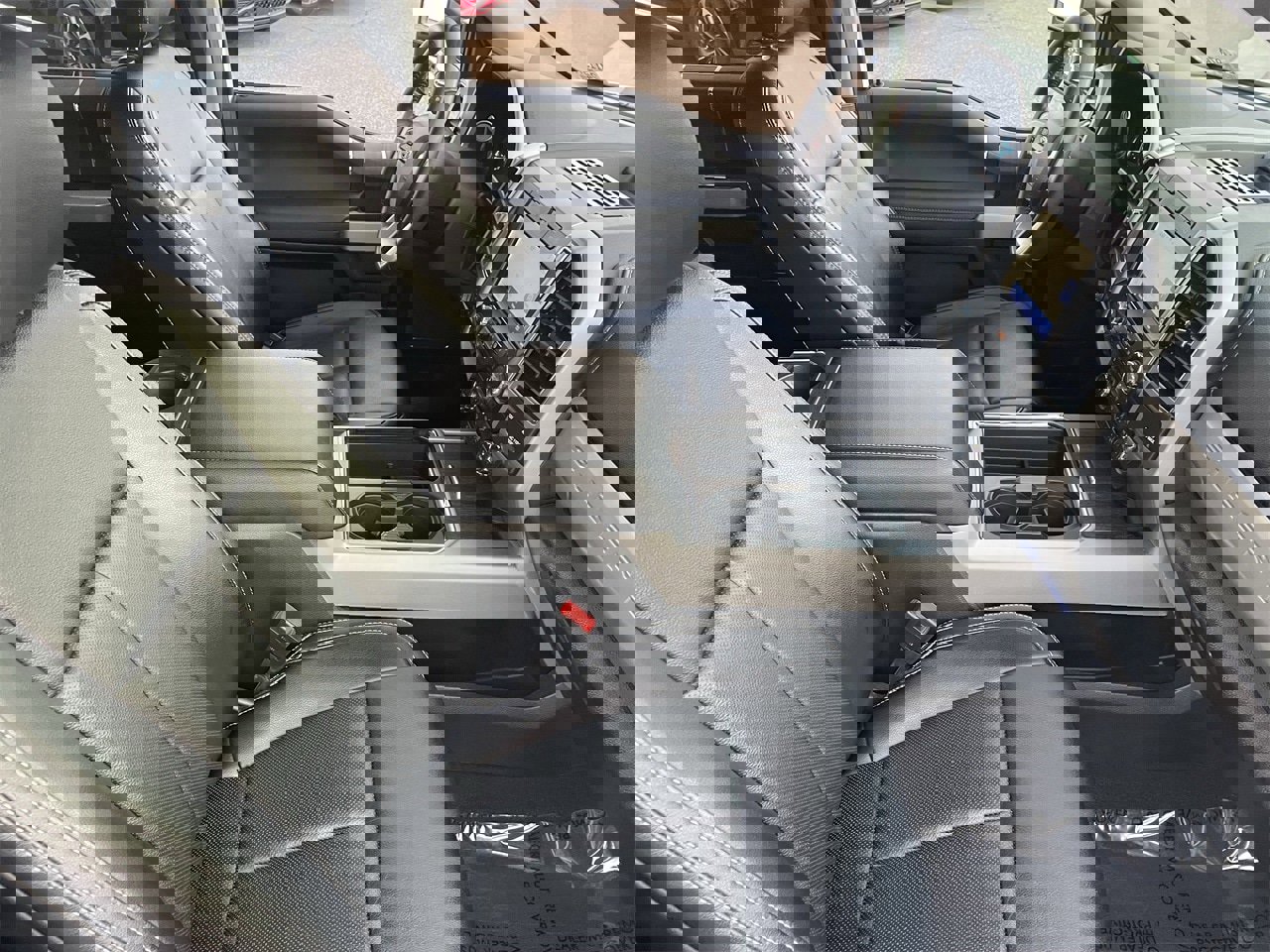 Certified 2021 Ford F250 Lariat w/ Lariat Ultimate Package image 9