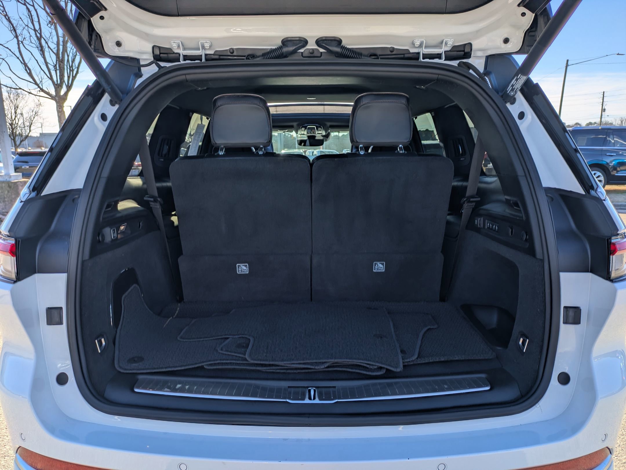 Used 2023 Jeep Grand Cherokee L Summit w/ Luxury Tech Group V image 31