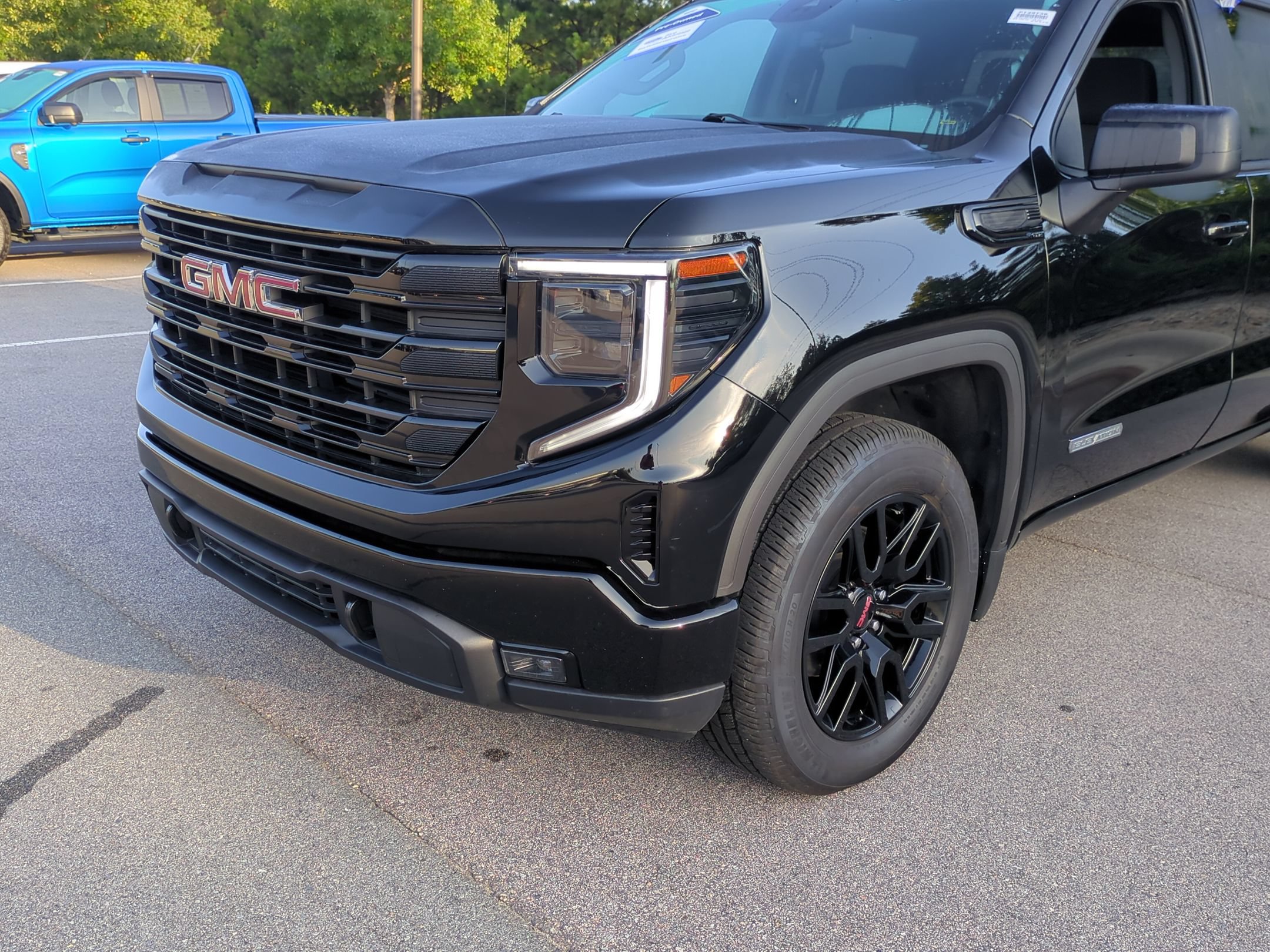 Used 2024 GMC Sierra 1500 Elevation AWD/4WD image 10