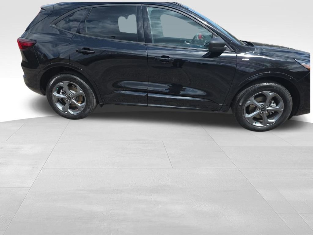 Certified 2024 Ford Escape ST-Line w/ Tech Pack #1 AWD/4WD image 4