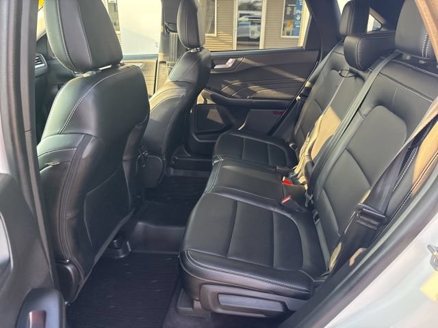 Certified 2023 Ford Escape Platinum AWD/4WD image 17