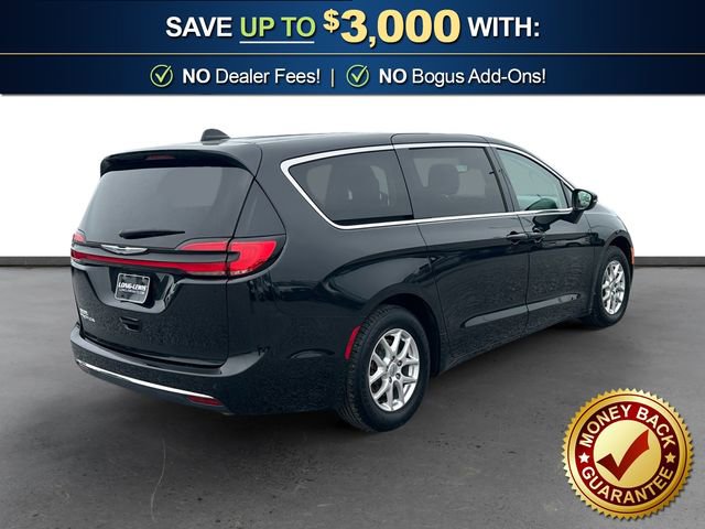Used 2023 Chrysler Pacifica Touring-L FWD image 7