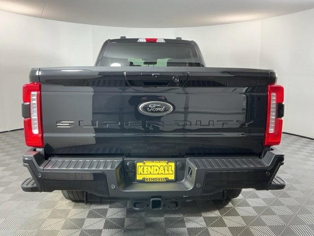 Certified 2025 Ford F350 Lariat w/ Black Appearance Package image 3