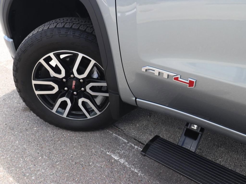 Used 2025 GMC Sierra 1500 AT4 w/ AT4 Premium Package AWD/4WD image 3