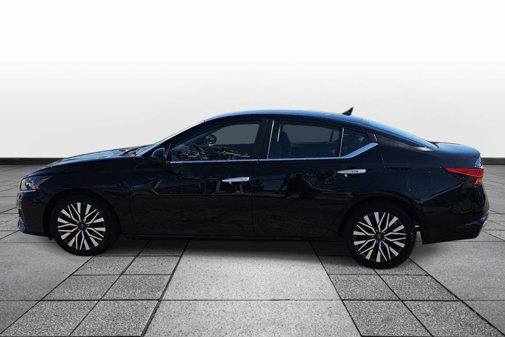 Used 2024 Nissan Altima 2.5 SV FWD image 8