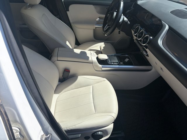 Used 2022 Mercedes-Benz GLA 250 4MATIC w/ Premium Package Lite image 19