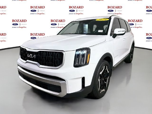 Used 2024 Kia Telluride EX w/ EX Captain's Chair Package FWD image 4