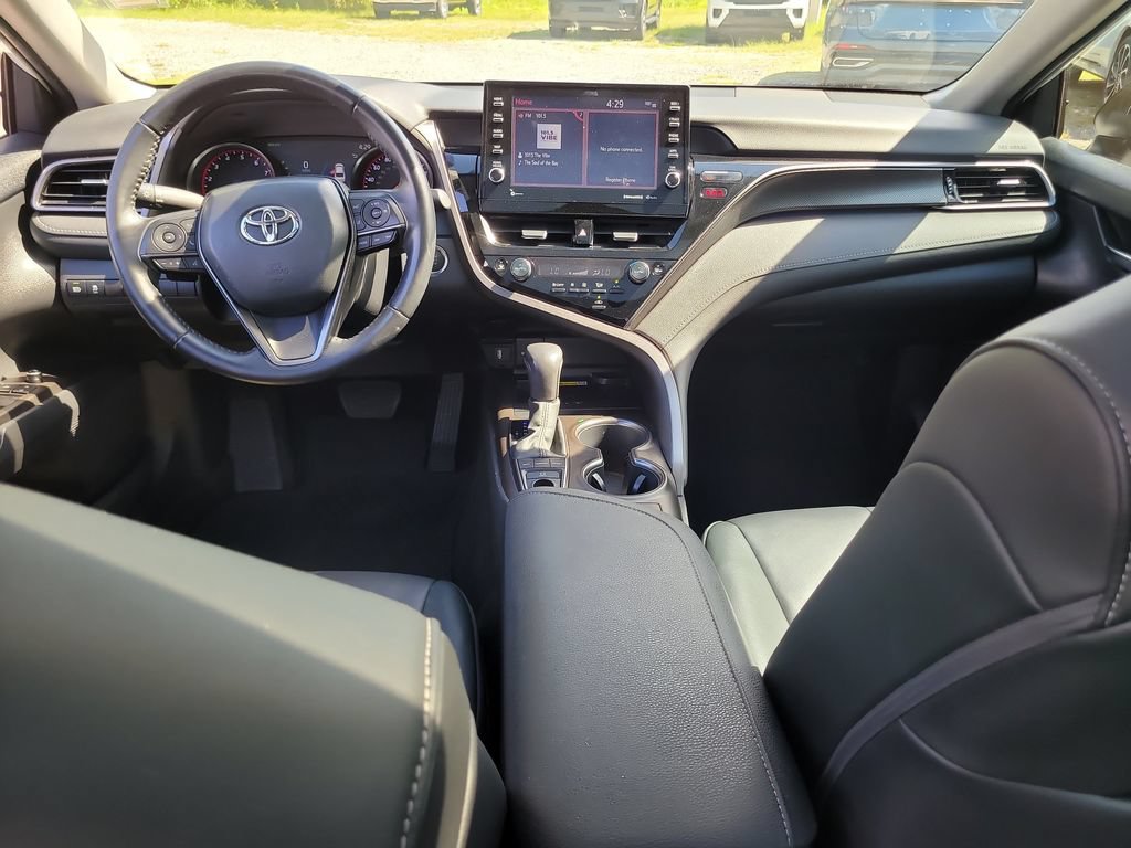 Used 2022 Toyota Camry XSE FWD image 11