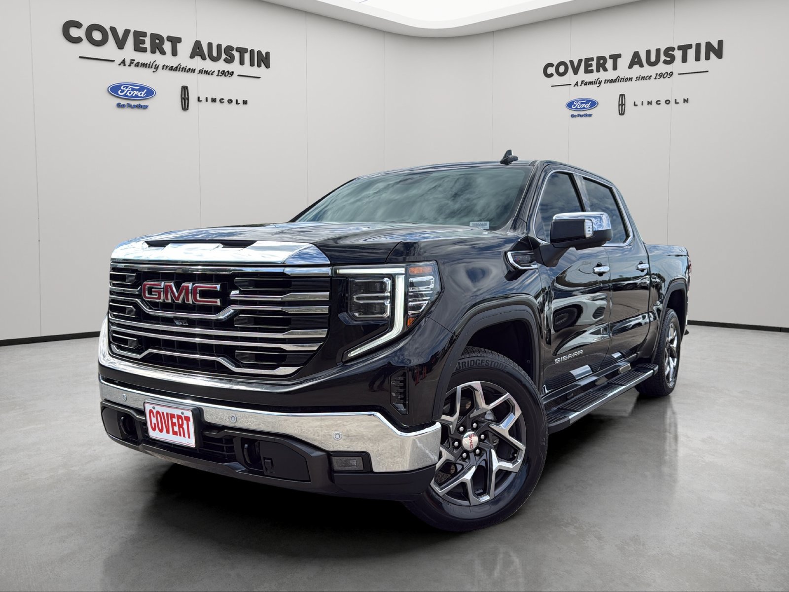 Used 2024 GMC Sierra 1500 SLT AWD/4WD image 1