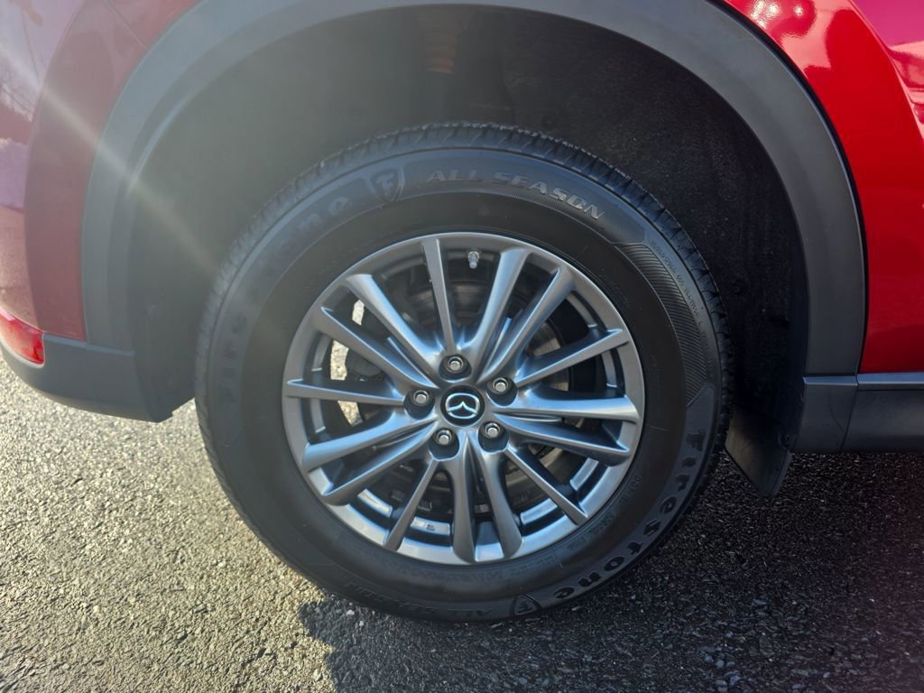 Used 2017 MAZDA CX-5 Touring image 11