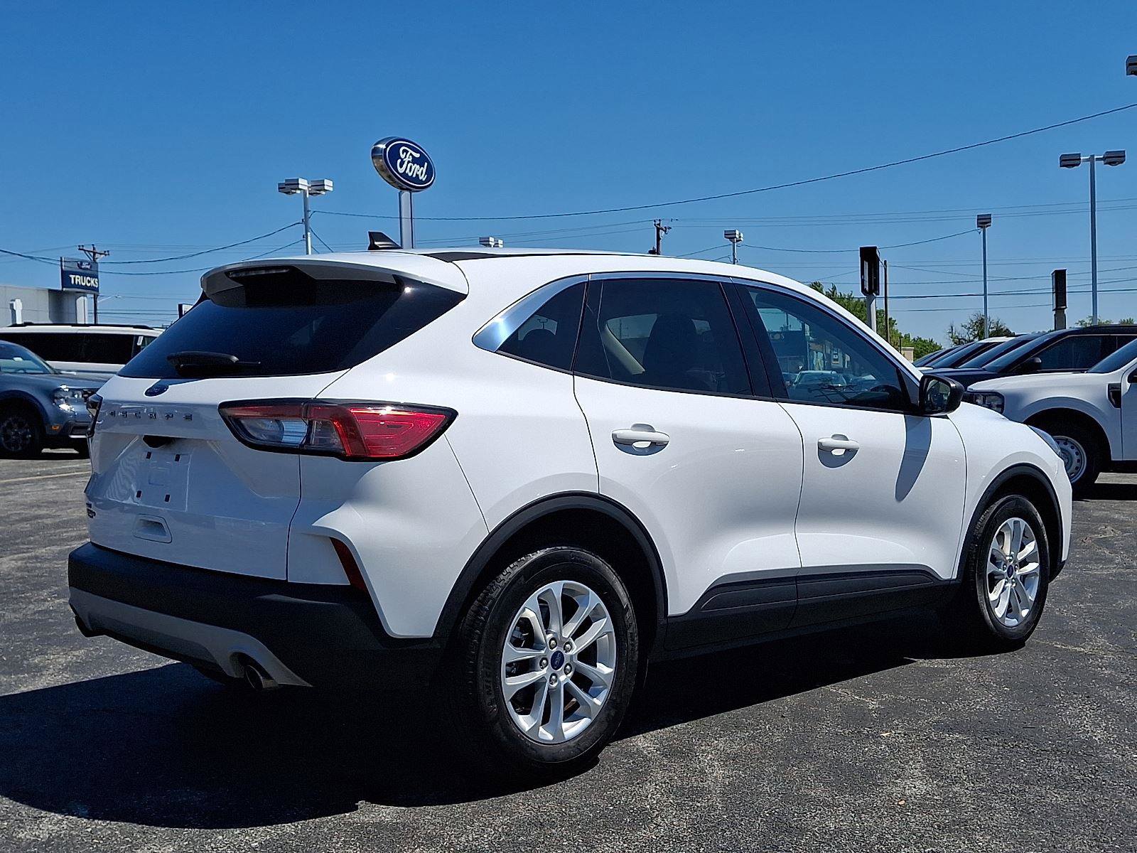 Certified 2022 Ford Escape SE w/ Convenience Package FWD image 6