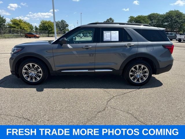 Certified 2025 Ford Explorer Active w/ Active Comfort Package AWD/4WD image 3
