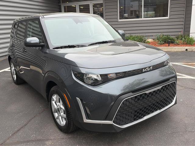 Used 2025 Kia Soul LX w/ LX Technology Package FWD image 23